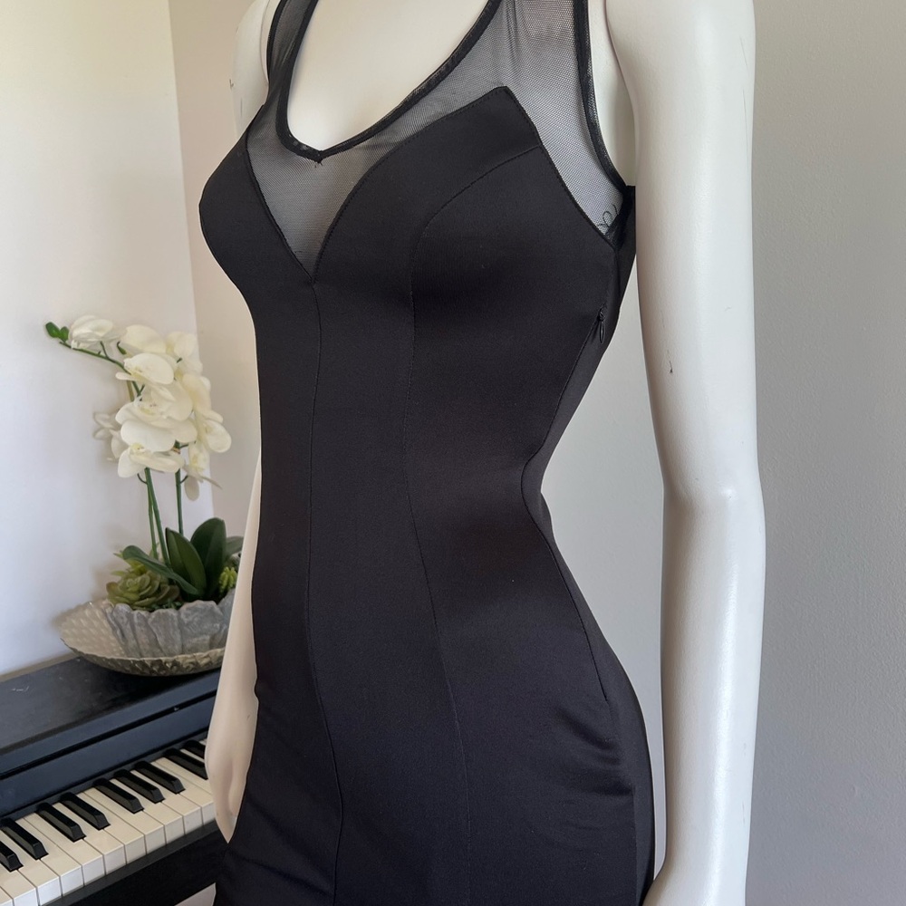 Elegant Black Dress - Picture 2 of 2
